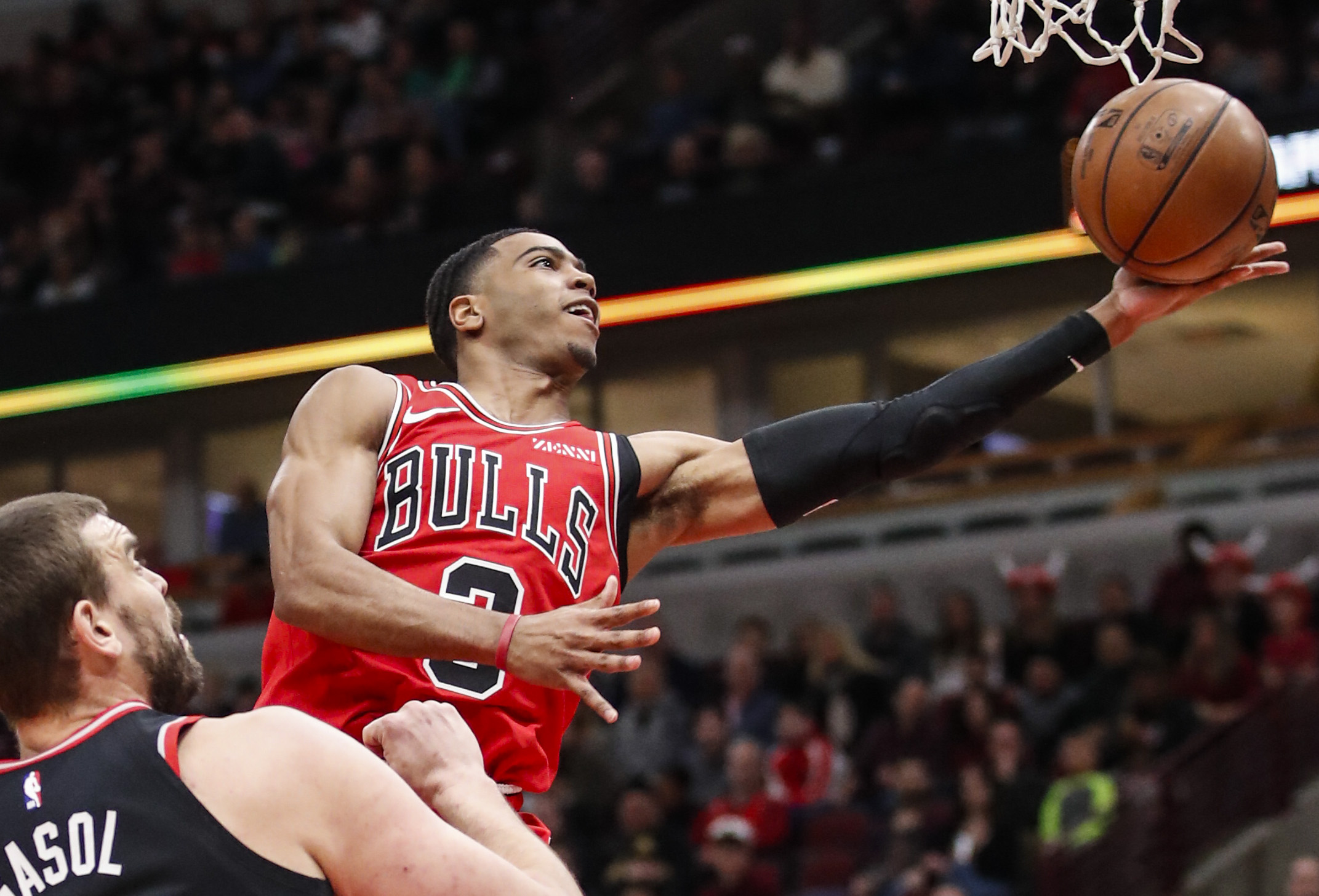 金年会共享体育平台-包含里尔远射贴柱备战NBA常规赛德布劳内连续十场比赛得分超过突破纪录，芝加哥公牛队长鼓劲备战欧超杯看傻球迷的词条